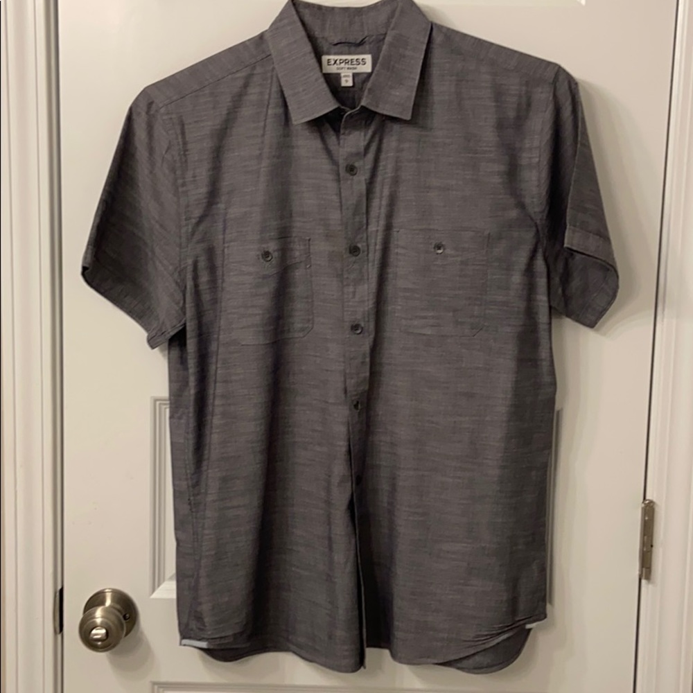 Men’s Express Short Sleeve Button Down